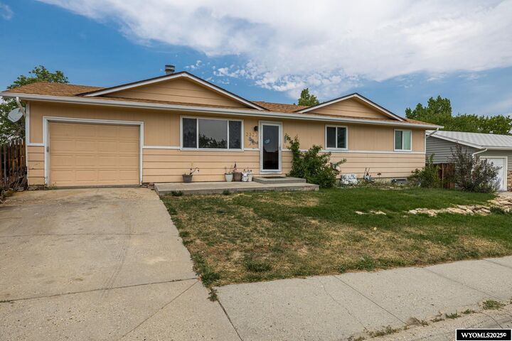 Property Photo: 2322 Shattuck Avenue WY 82601