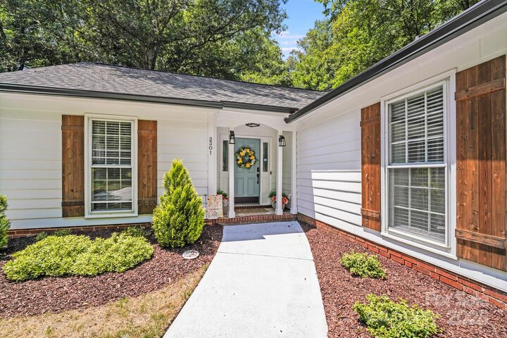 Property Photo:  2301 Oldenburg Drive  NC 29210 