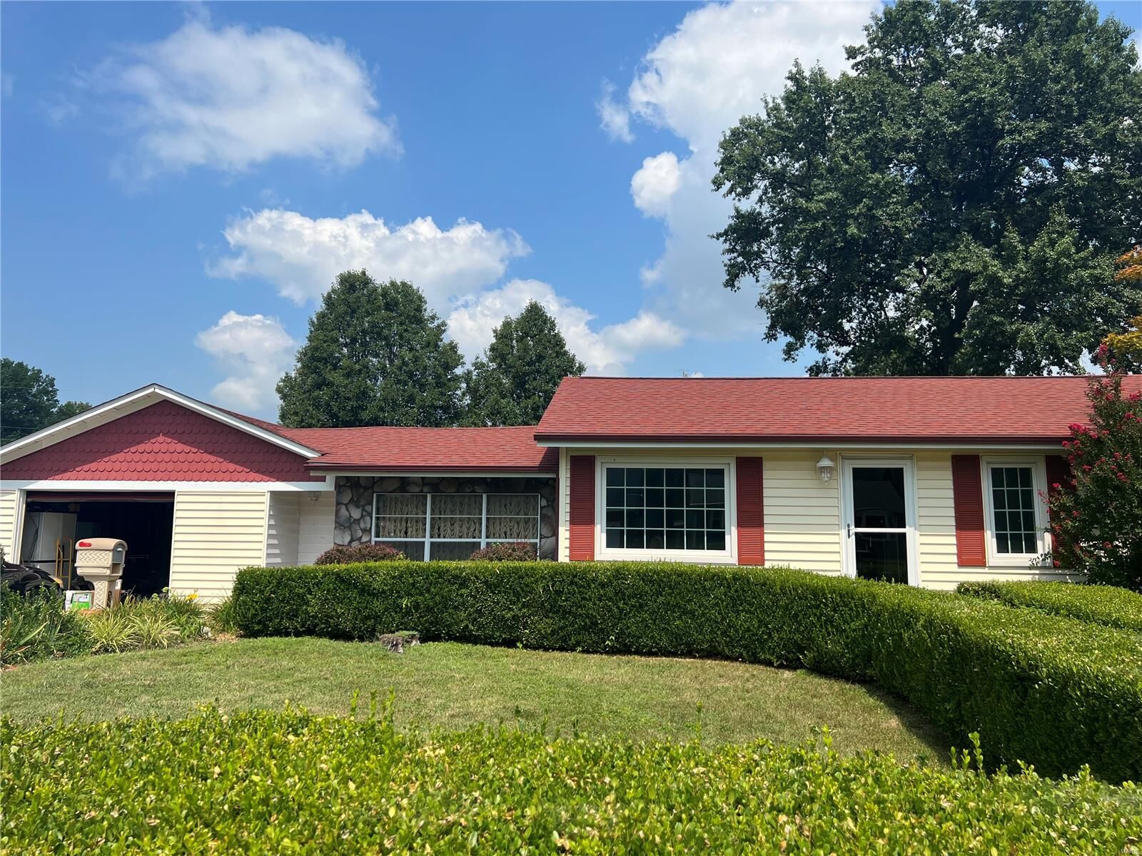 Property Photo:  2435 Hemlock  IL 62040