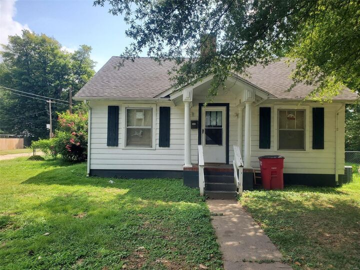 734 Vernon Avenue  Sikeston MO 63801 photo