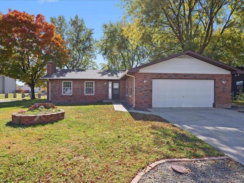 Property Photo: 416 David Drive IL 62208