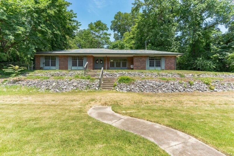 Property Photo: 10002 Wondell Woods Drive IL 62223