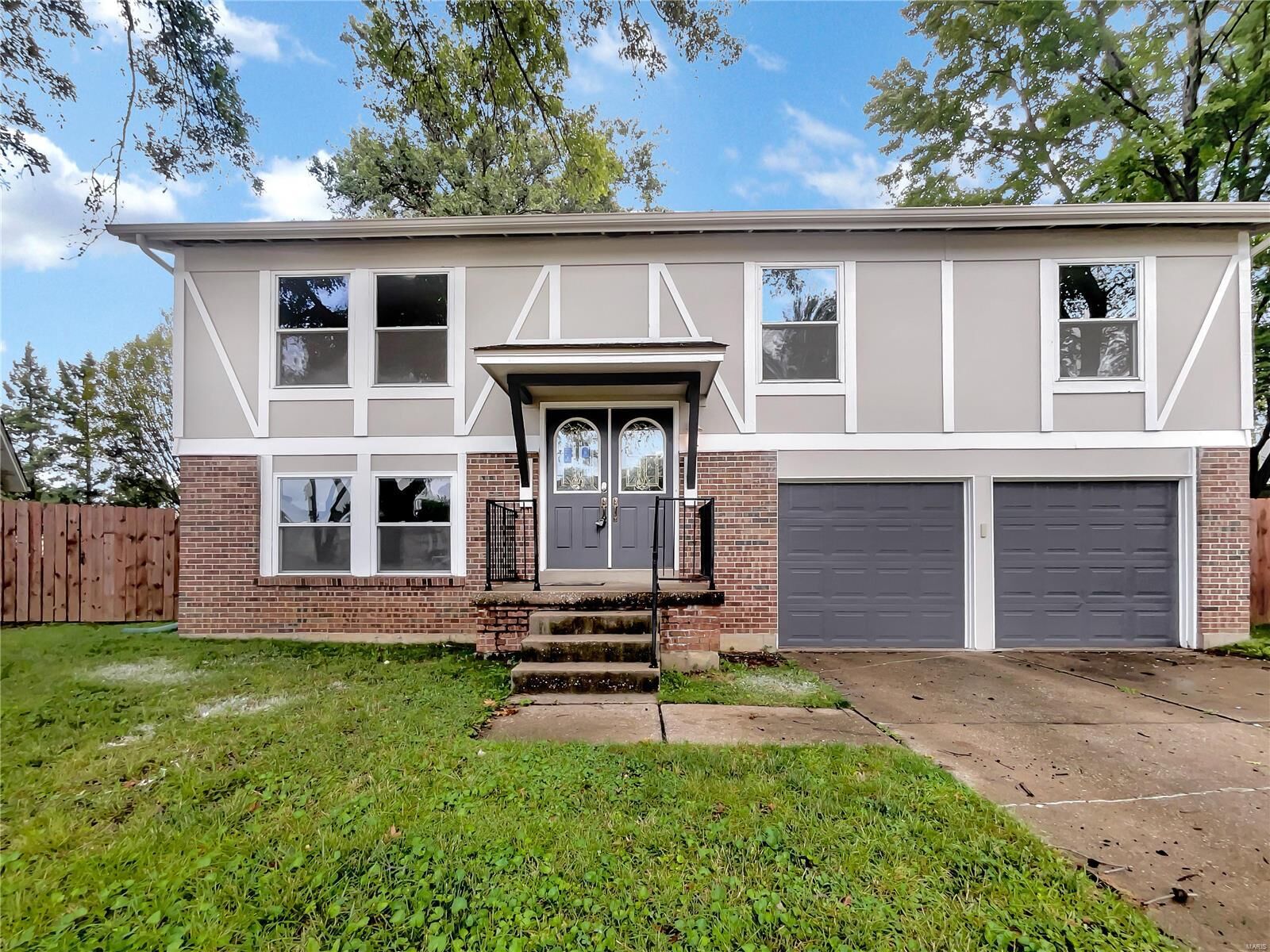Property Photo:  2225 Colony Meadows Court  MO 63043 