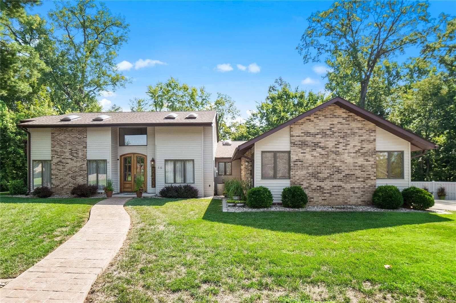 Property Photo: 10 Holly Ridge Court IL 62226