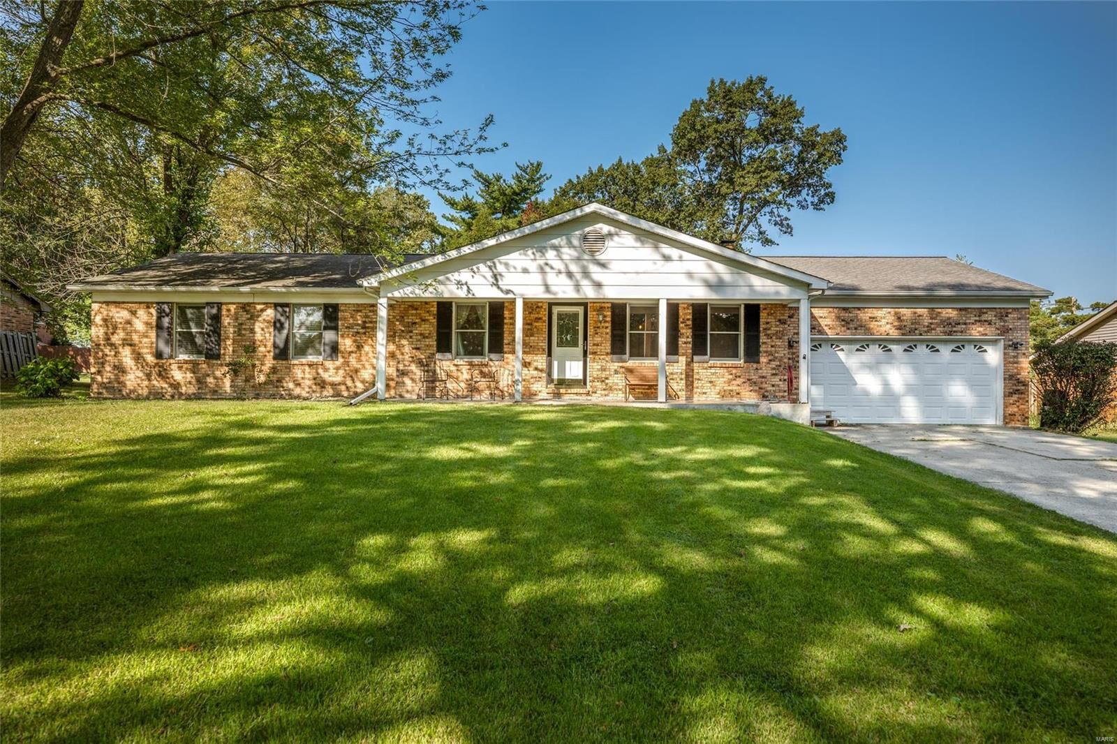 Property Photo:  2 St Joseph Drive  IL 62254 