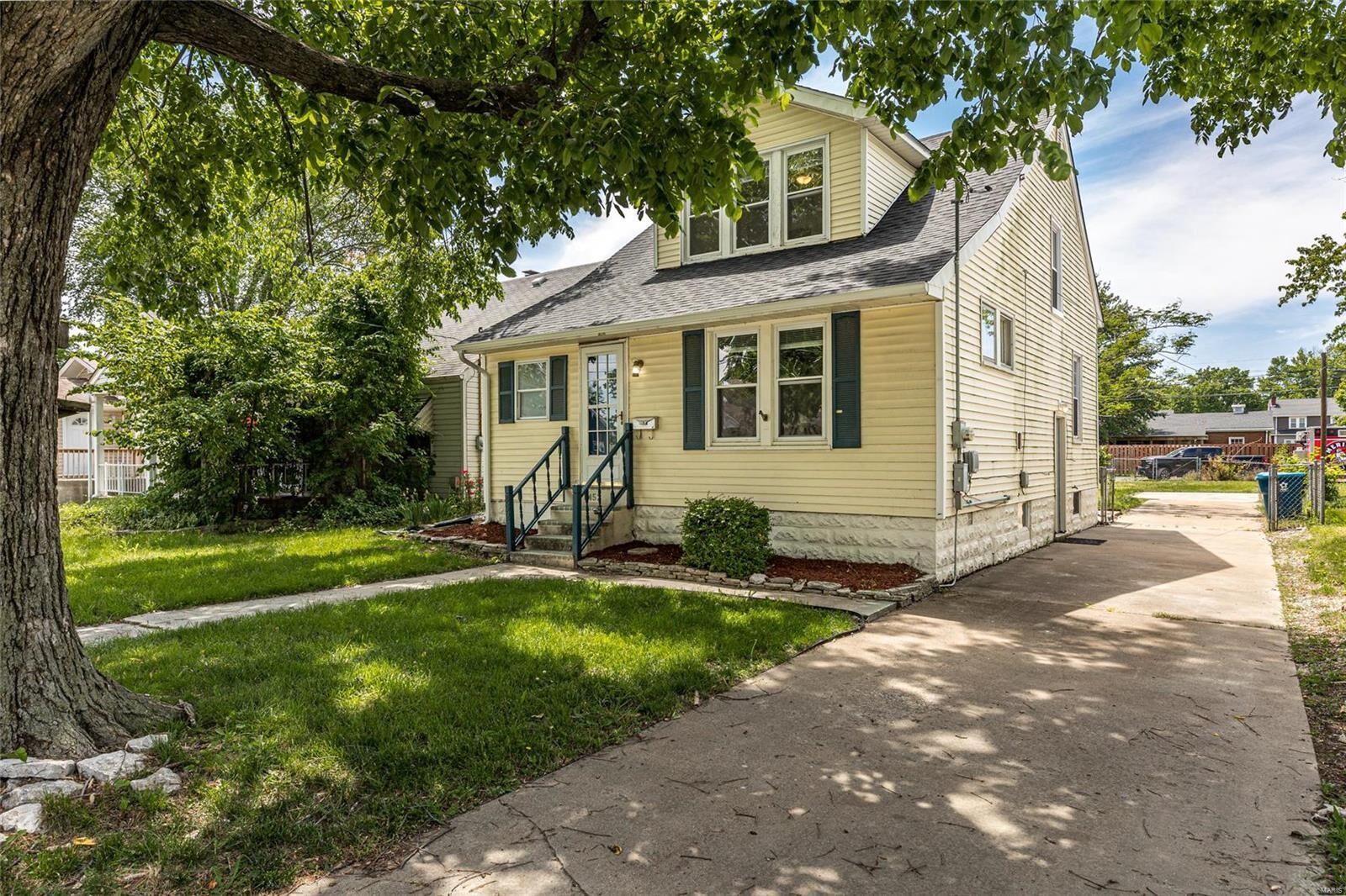 Property Photo:  452 Prospect Street  IL 62095 