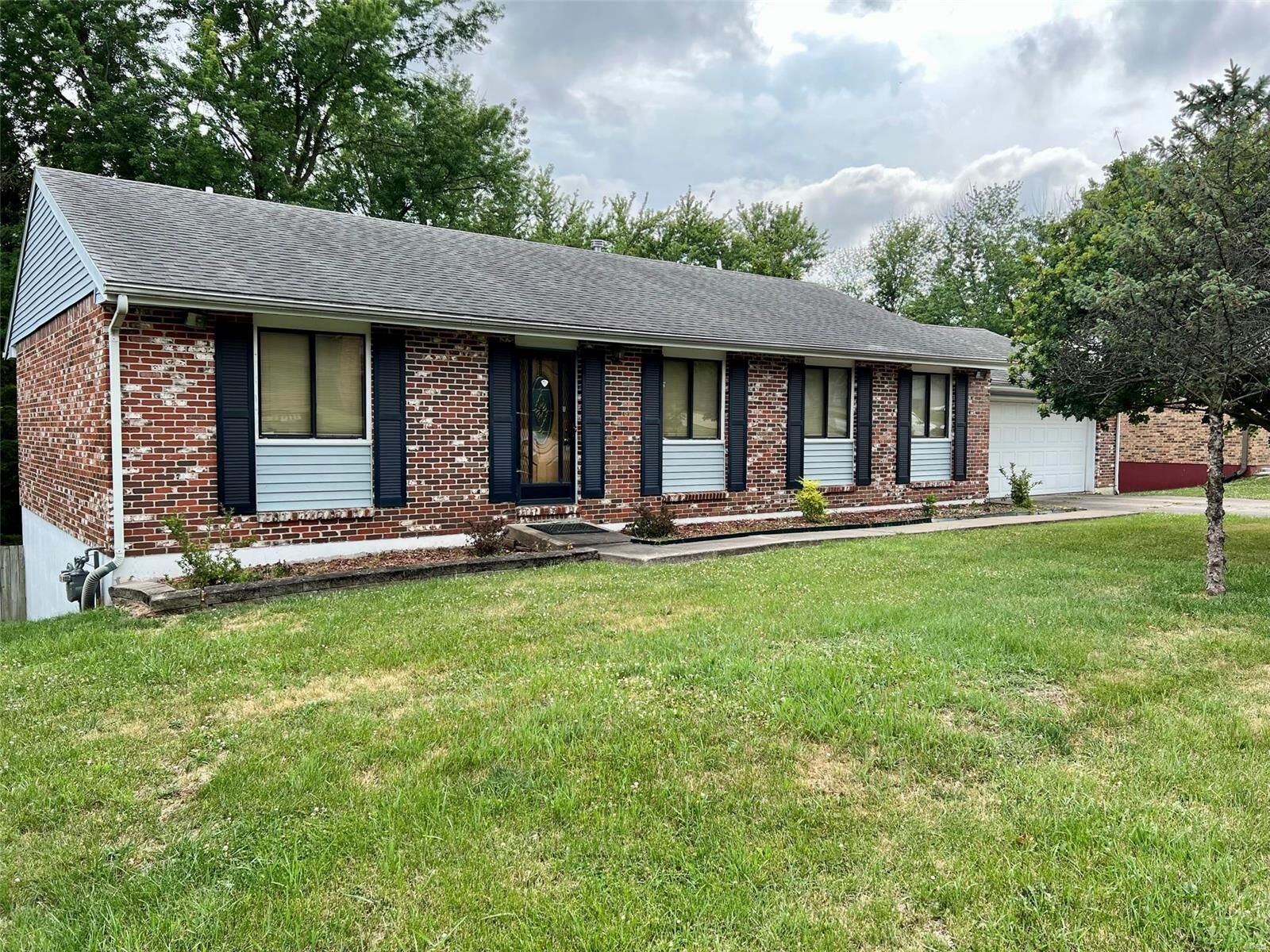 Property Photo: 141 Saturn Drive MO 63401