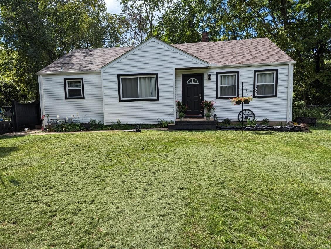 Property Photo:  3400 Hillcrest Avenue  IL 62002 