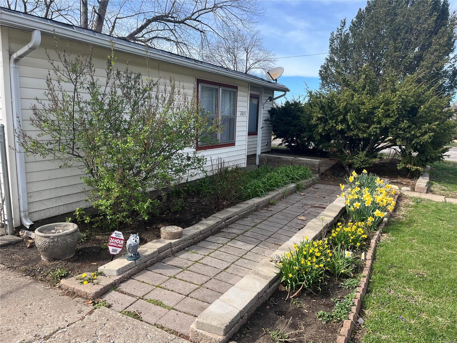 Property Photo: 2837 Dale Avenue IL 62040