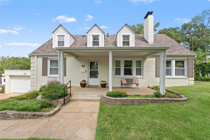 905 Briarton Drive  St Louis MO 63126 photo