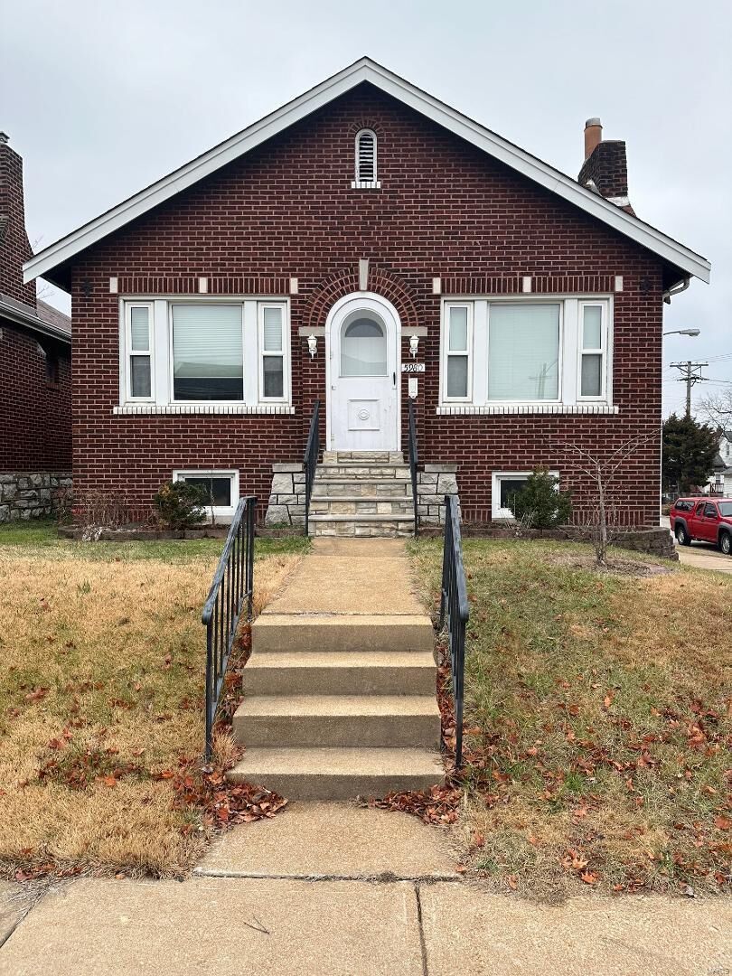 Property Photo: 5980 S Cuba Court MO 63139