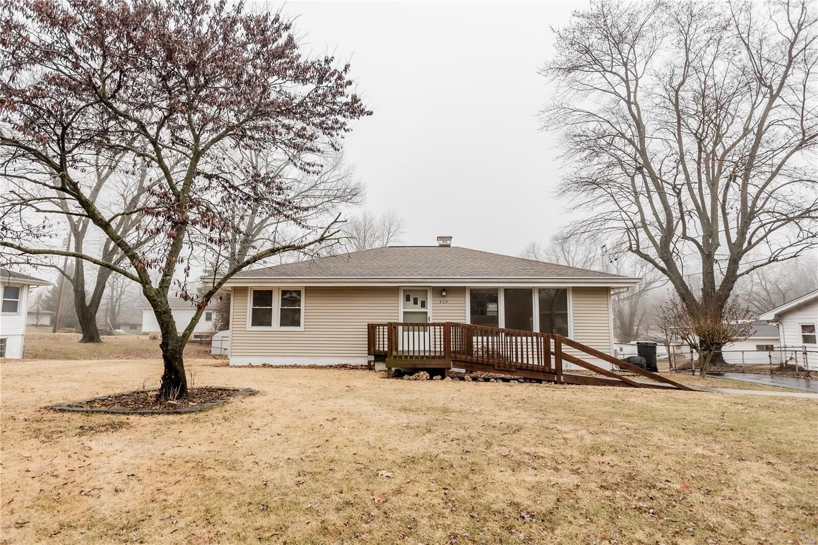 Property Photo: 409 Edgewood Drive IL 62223