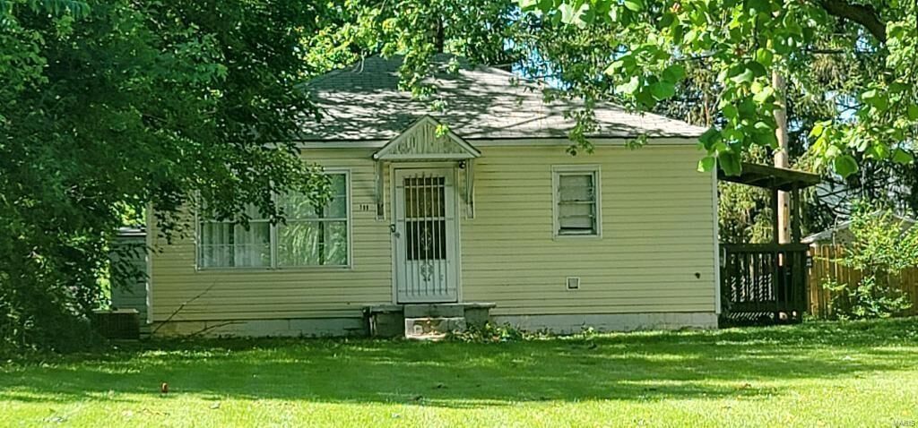 Property Photo: 709 Indiana Avenue IL 62234