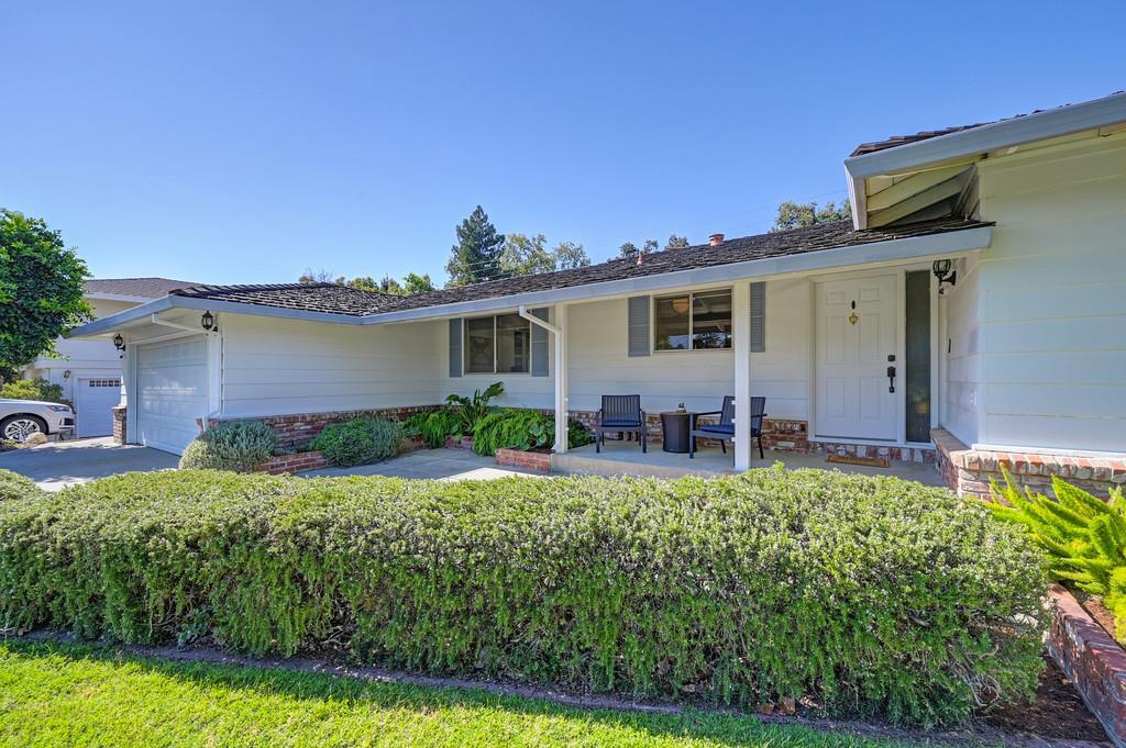 Property Photo: 44298 N El Macero Dr CA 95618