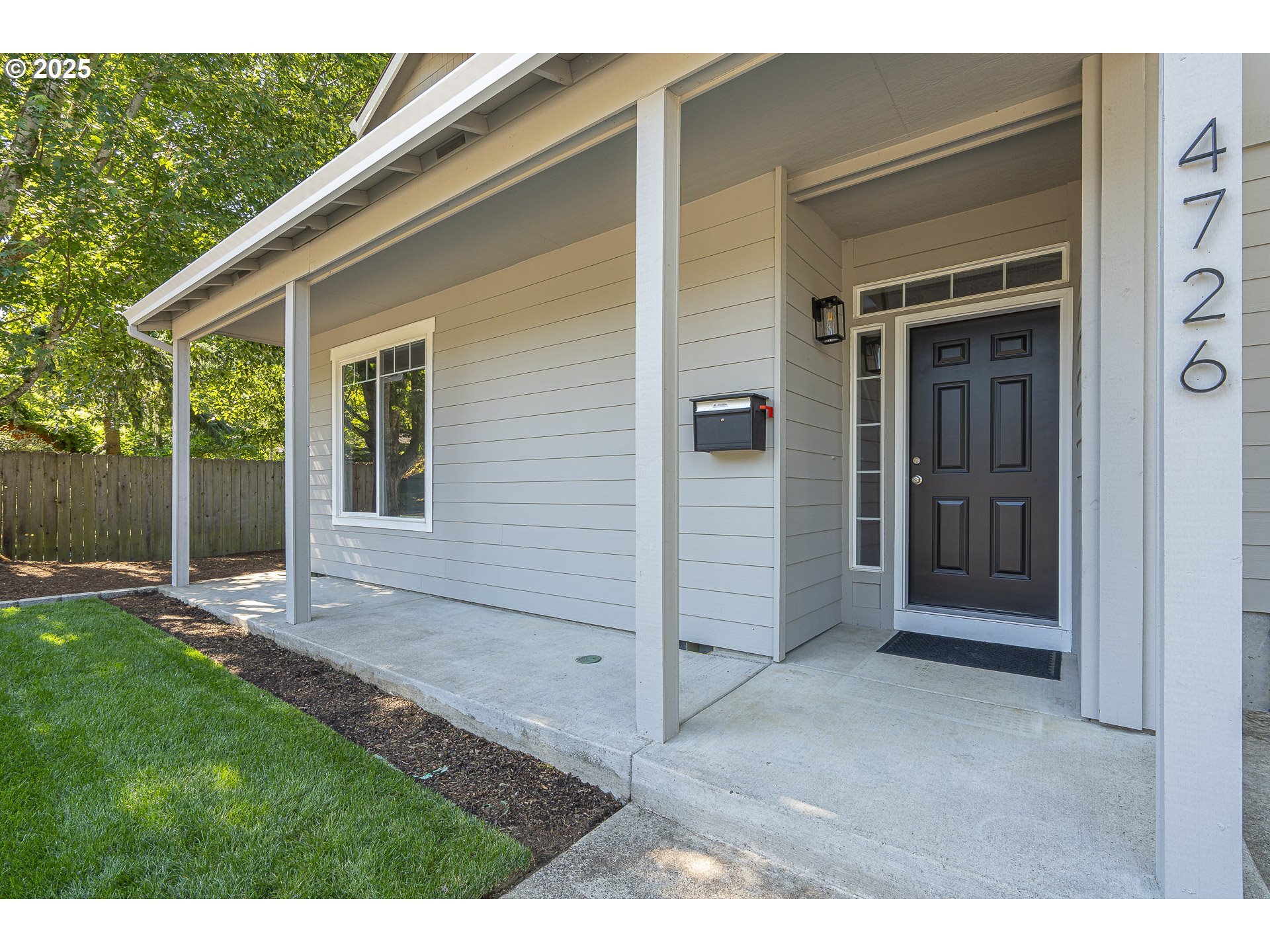 Property Photo:  4726 N Oberlin St  OR 97203 