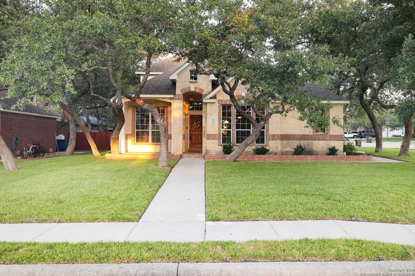 Property Photo: 19243 Deer Elk Crst TX 78258