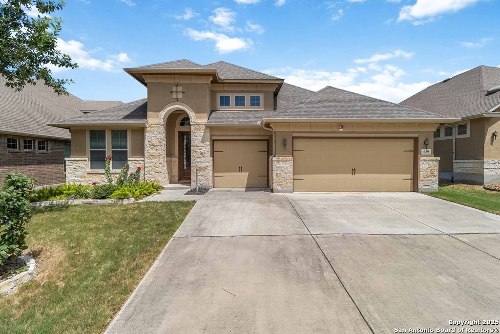 Property Photo: 629 Cavan TX 78108