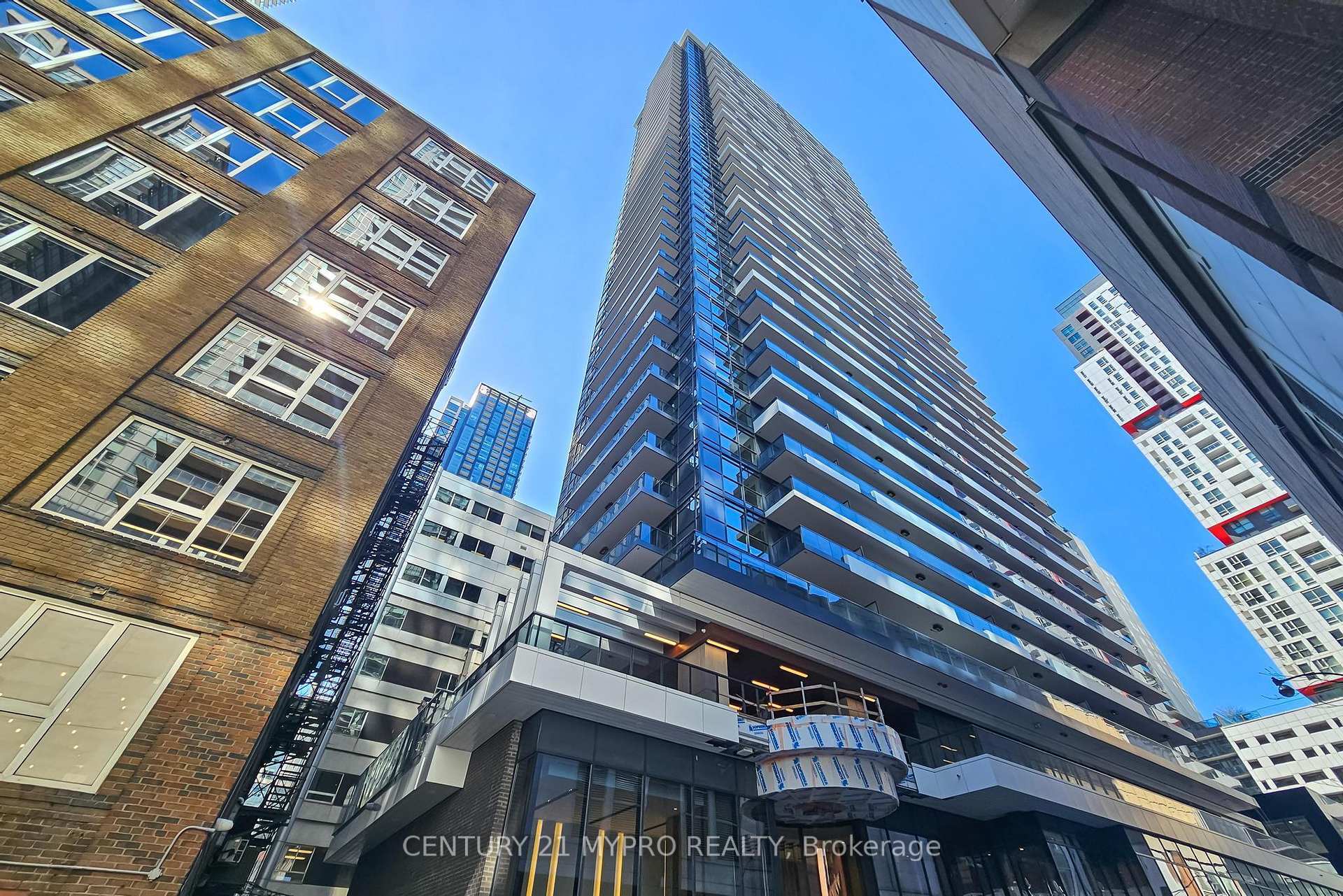 Property Photo:  38 Widmer Street 4306  ON M5V 0P7 