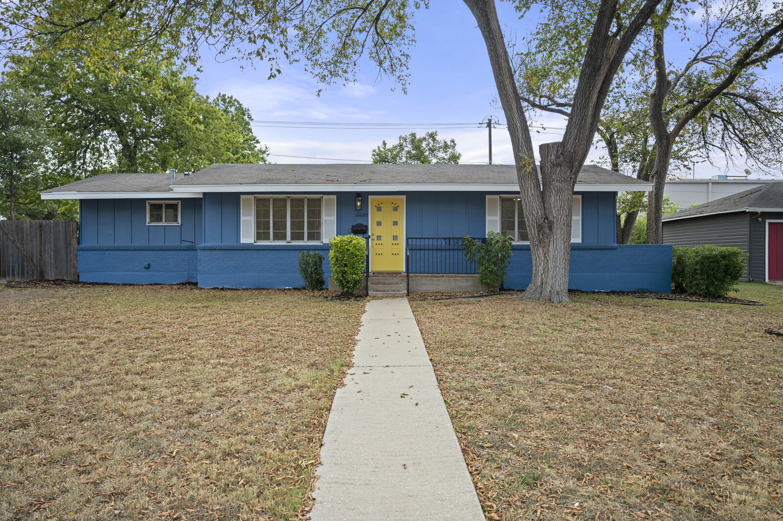 Property Photo: 5807 Wynona Avenue TX 78756