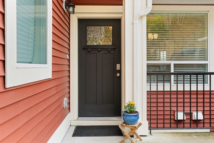 Photo de la propriété: 6026 Lindeman Street 122 BC V2R 0W1