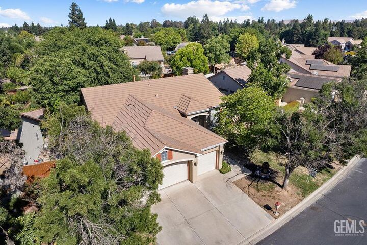 Property Photo:  10588 E Fieldstone Avenue  CA 93619 