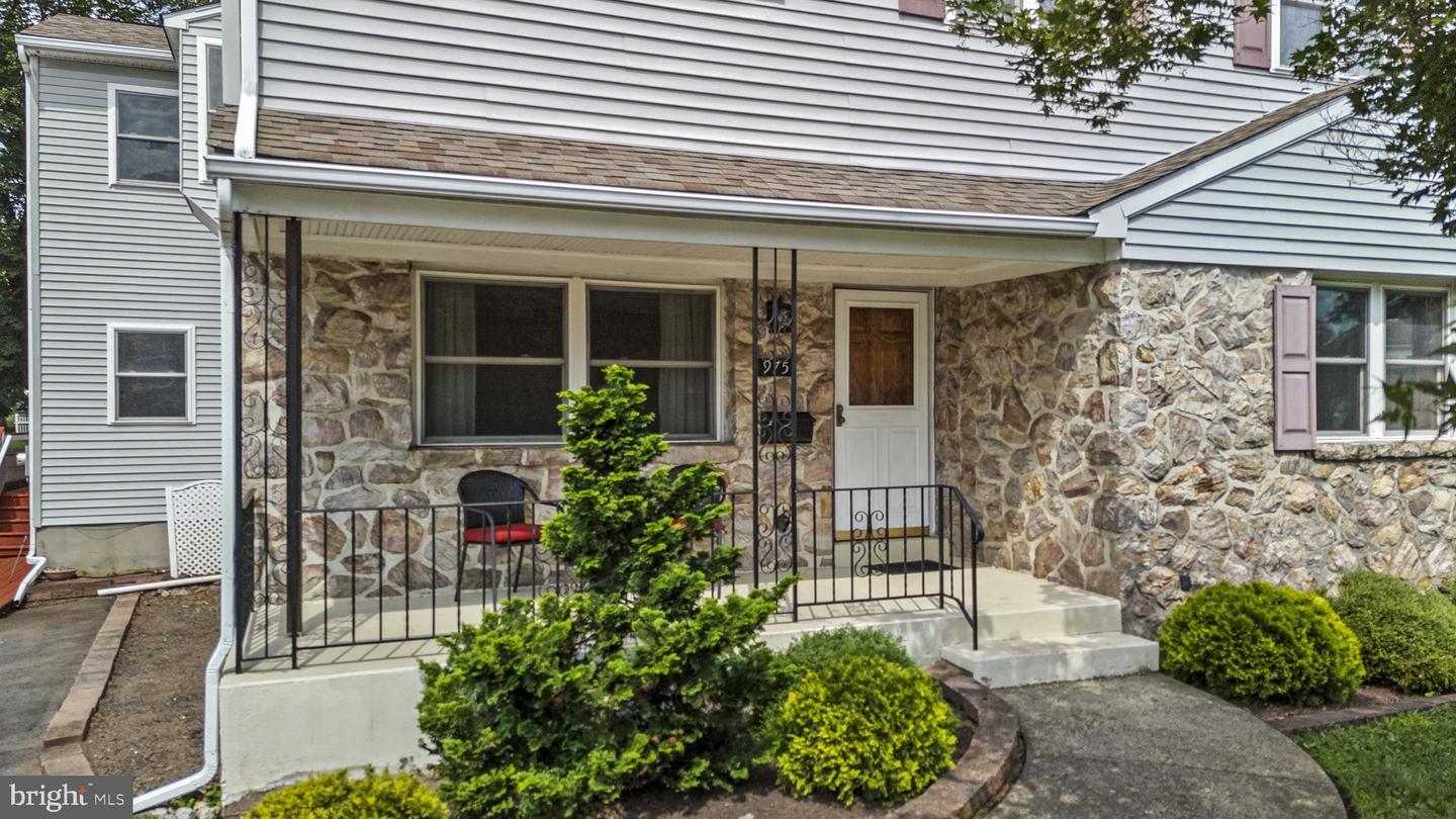 Property Photo: 975 Park Drive PA 19464
