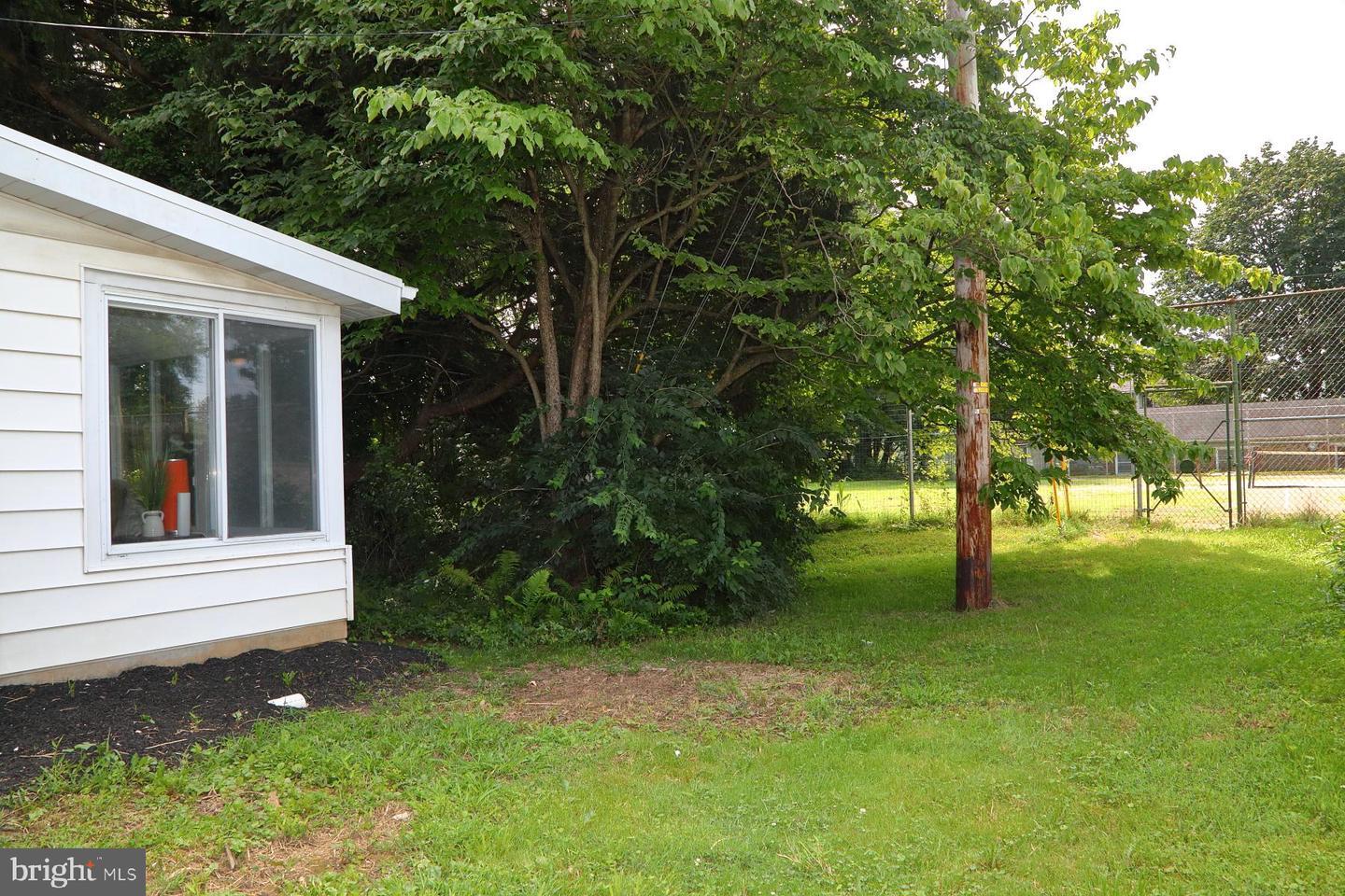 Property Photo: 1530 Ridgeview Avenue PA 17603