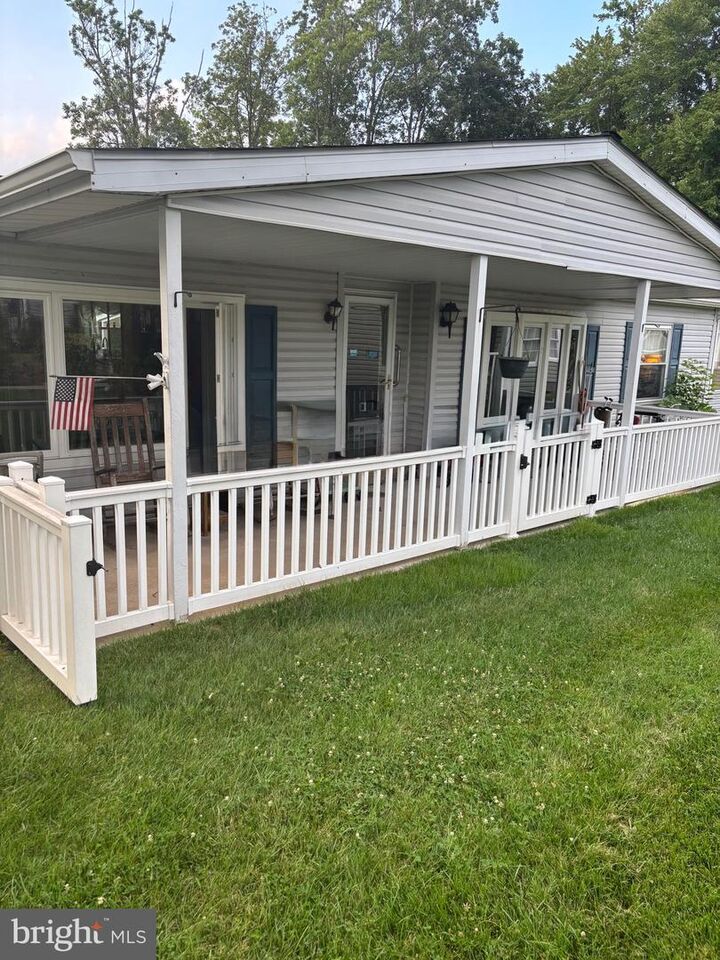 Property Photo: 653 Redwood Court PA 19454