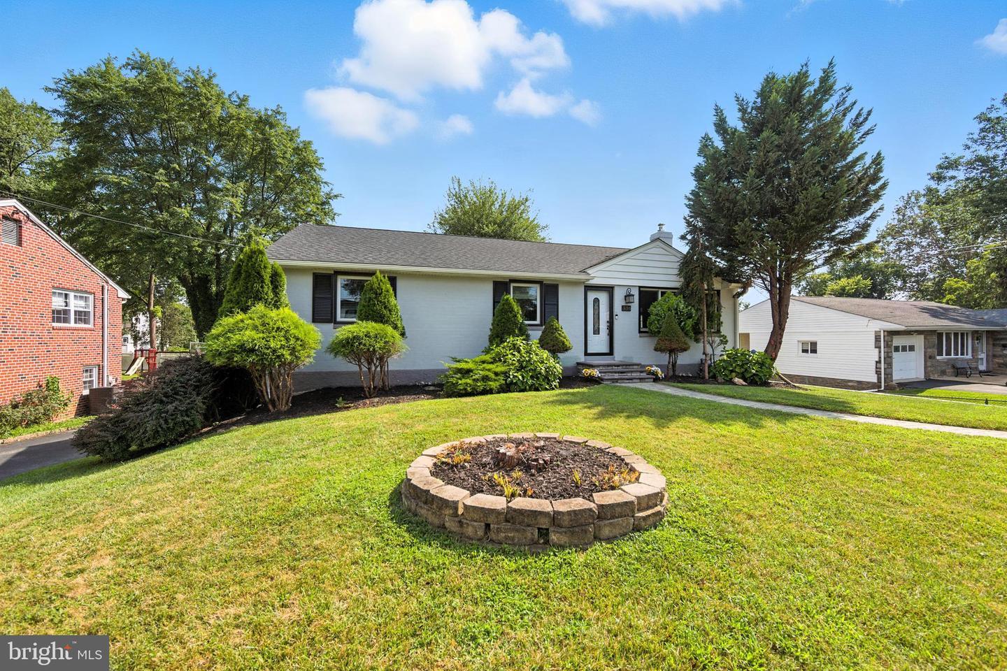 Property Photo: 336 Kent Road PA 19064