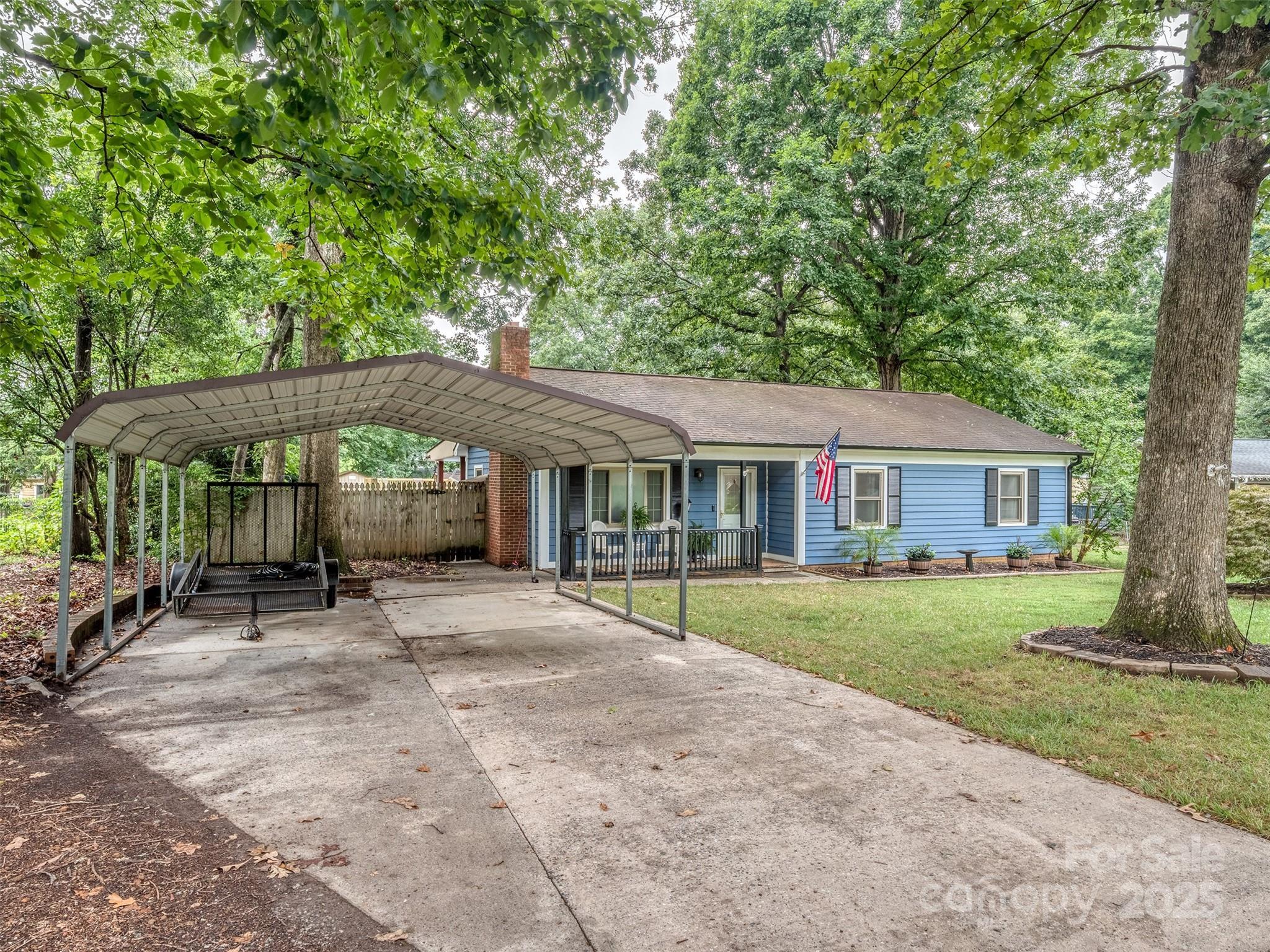 Property Photo: 2328 Woodfield Circle NC 28056