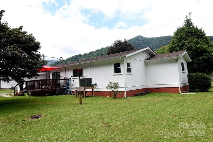 Property Photo: 86 Skyview Drive NC 28786