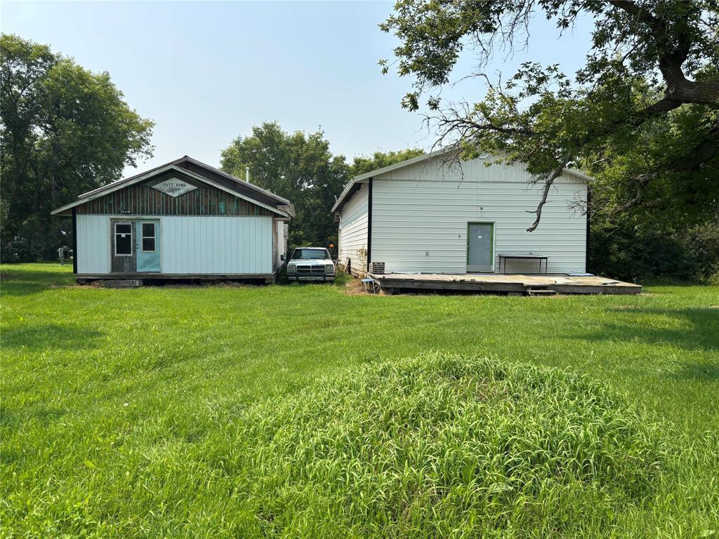Property Photo:  428 South Railway Avenue  MB R0K 0S0 