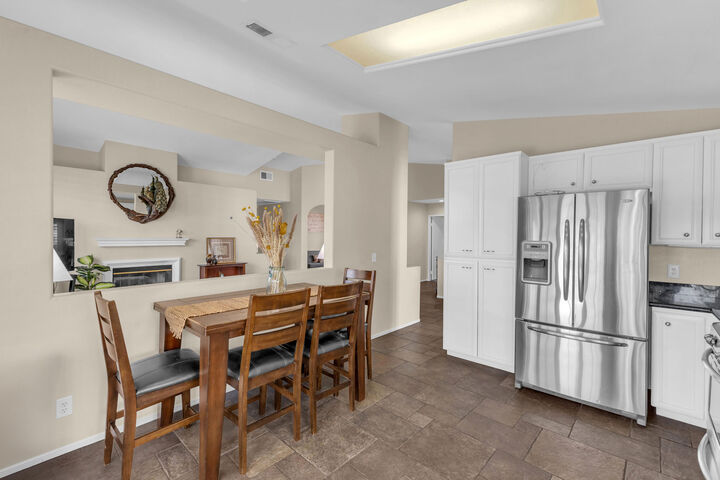 Property Photo:  170 Vía Tramonto  CA 92260 