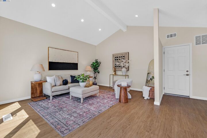 Property Photo:  693 Mayten Dr  CA 94551 
