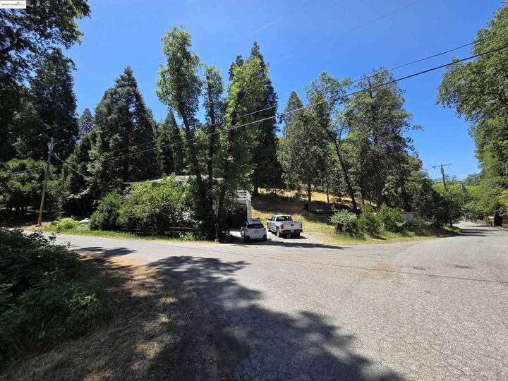 Property Photo:  16581 S Creekside Dr  CA 95370 