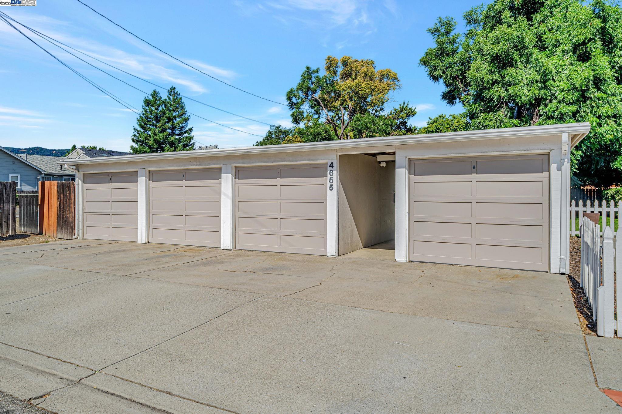 Property Photo: 4655 Augustine St CA 94566