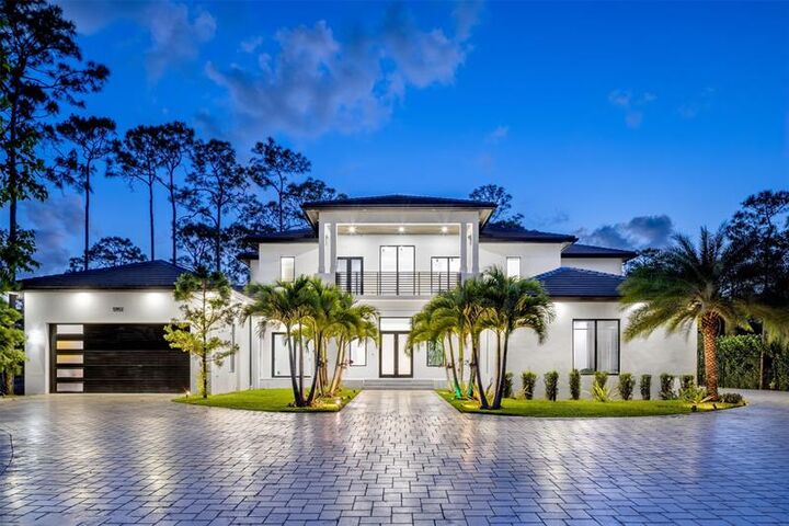 Property Photo: 5951 NW 72 Way FL 33067