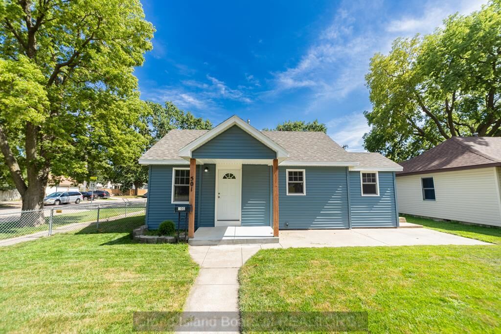 Property Photo: 501 W 11th NE 68801