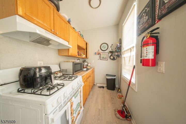 Property Photo:  400 River St  NJ 07524 