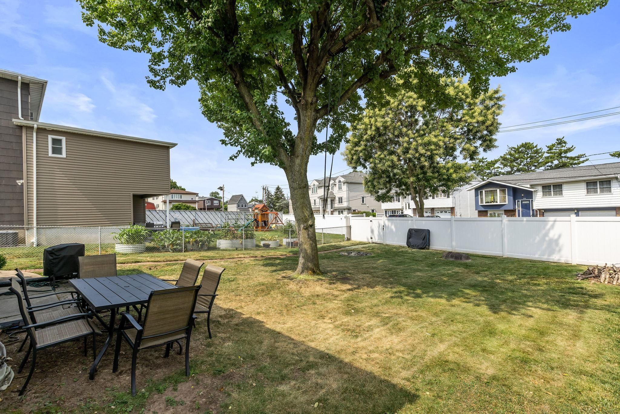 Property Photo: 1137 Stonewall Lane NJ 07094