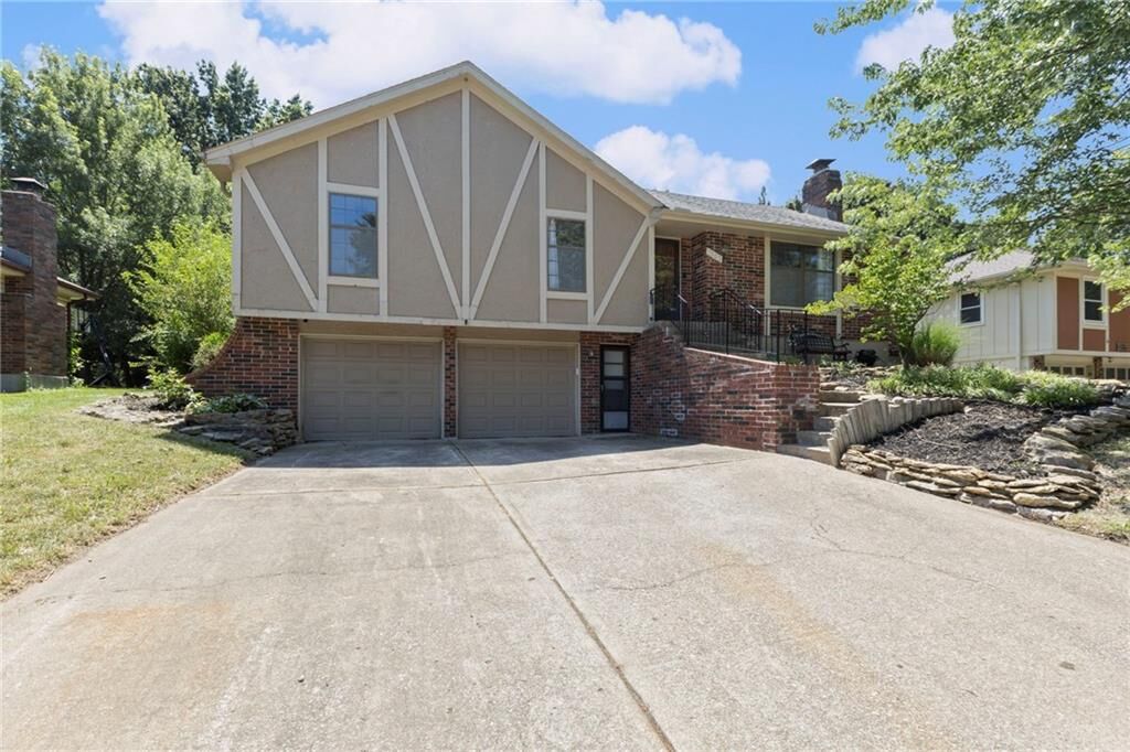 Property Photo: 7505 E 132nd Terrace MO 64030