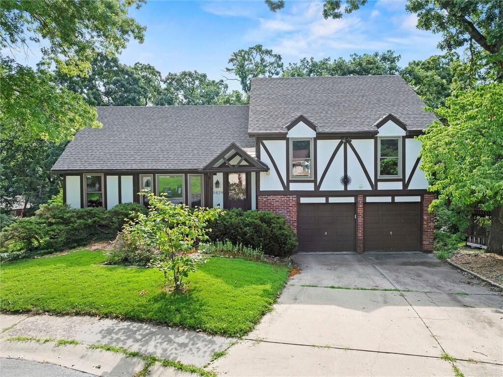 Property Photo: 5829 N Indiana Avenue MO 64119