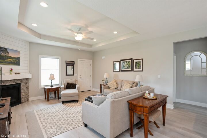 Property Photo:  523 SW Heritage Lane  IA 50023 
