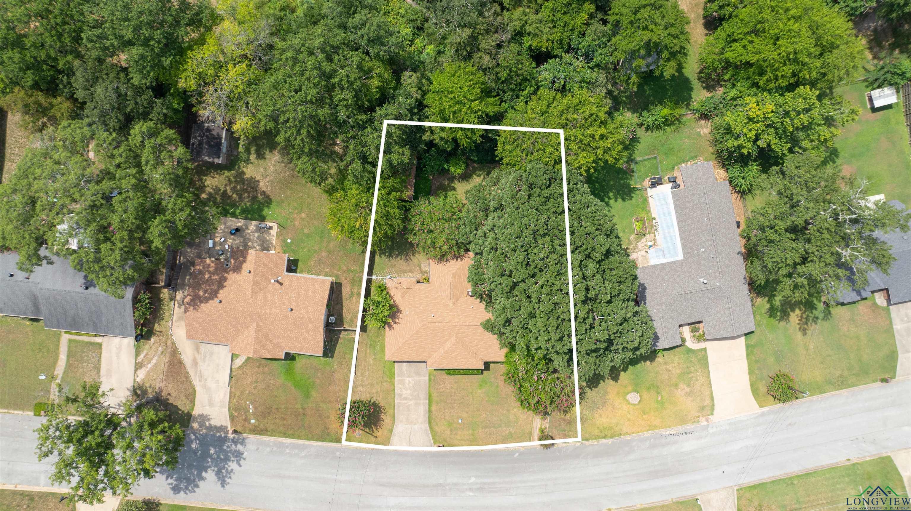 Property Photo:  2012 Eden Dr  TX 75601 