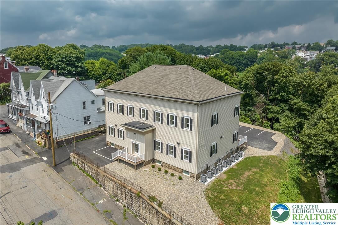 Property Photo: 418 W Race Street 4 PA 17901