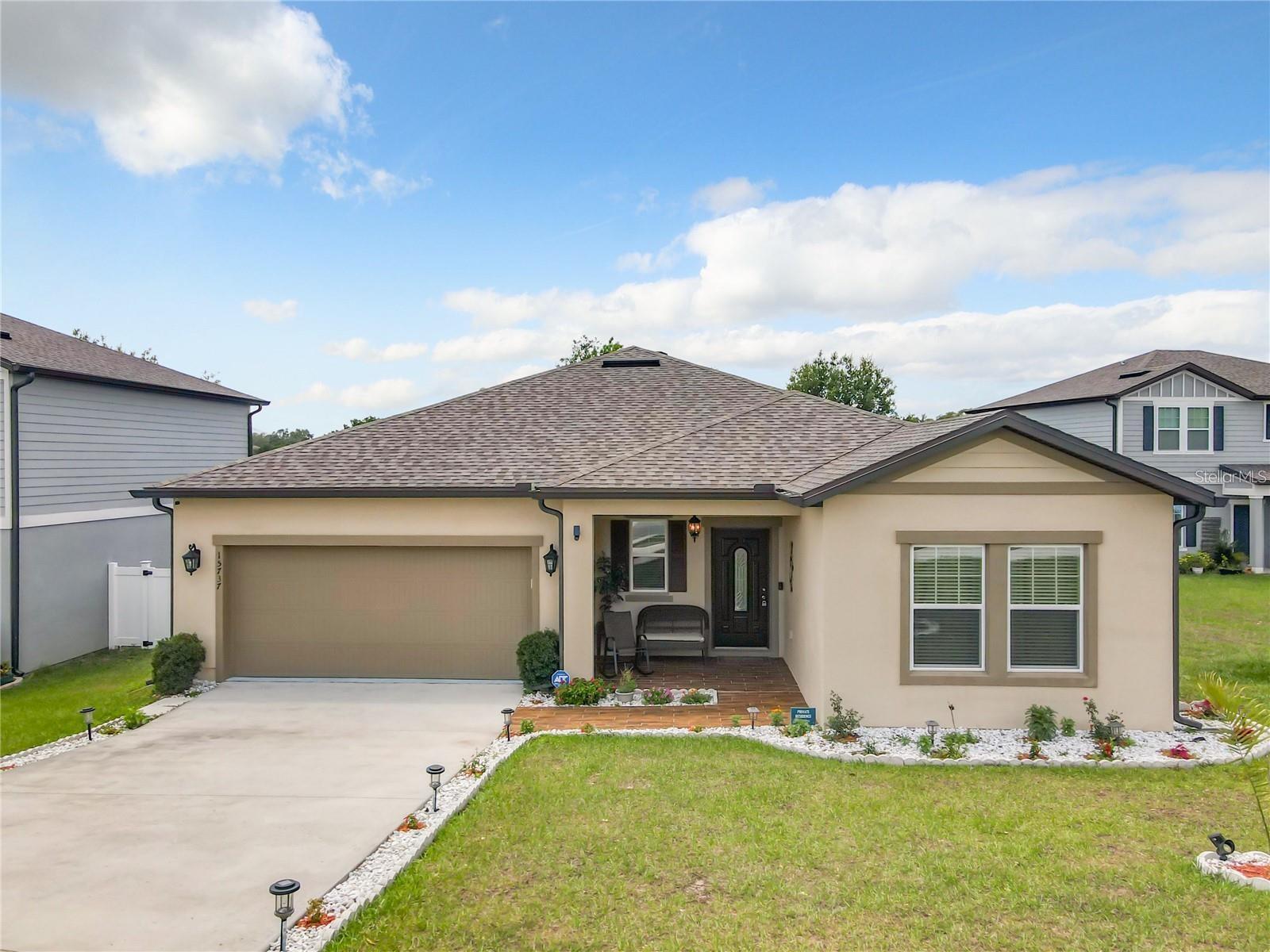 Property Photo: 15737 Pine Siskin Loop FL 34753