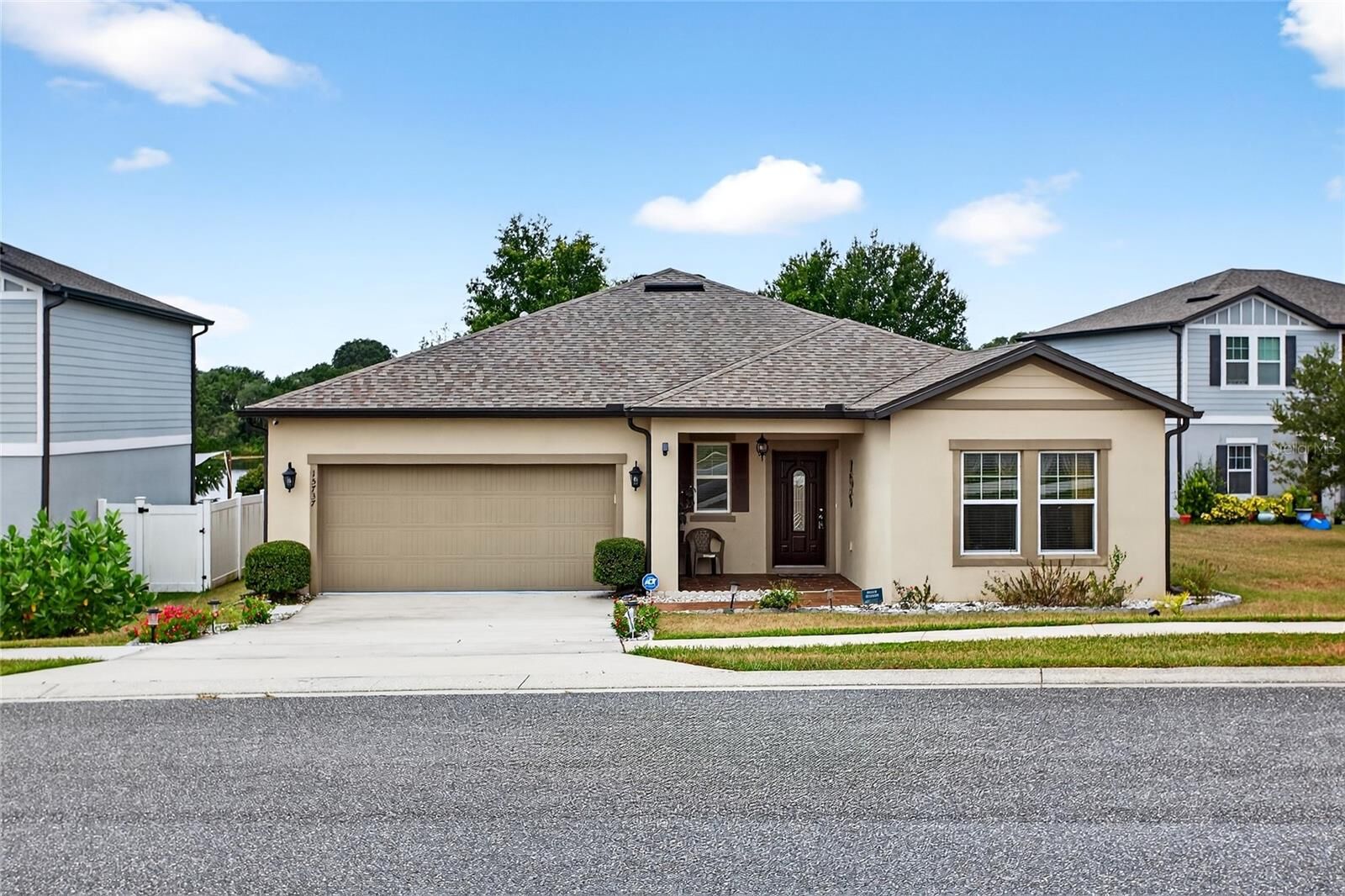 Property Photo: 15737 Pine Siskin Loop FL 34753