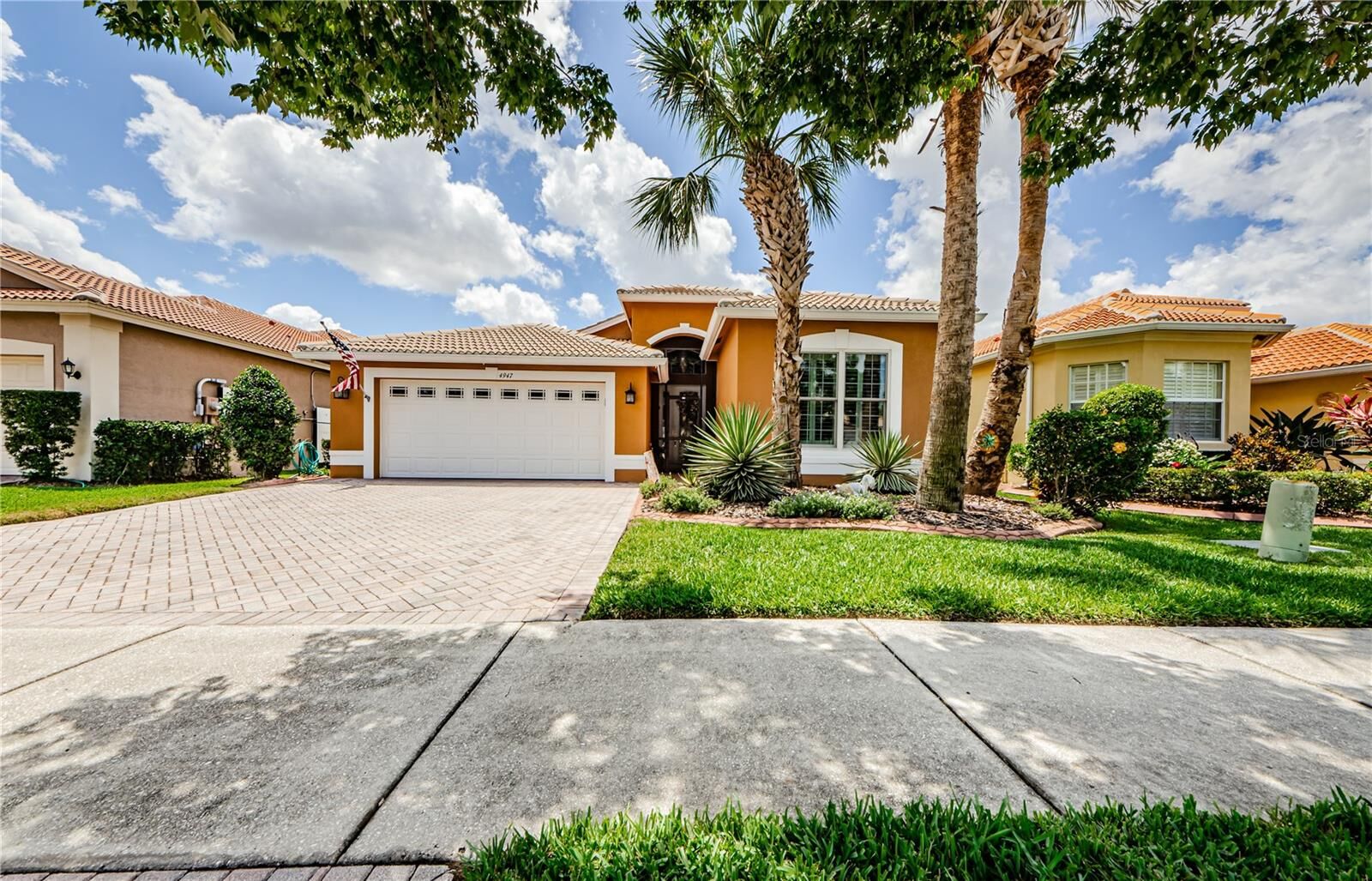 Property Photo:  4947 Sandy Brook Circle  FL 33598 