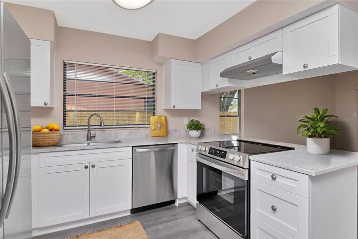 Property Photo: 3810 Windtree Court FL 33511