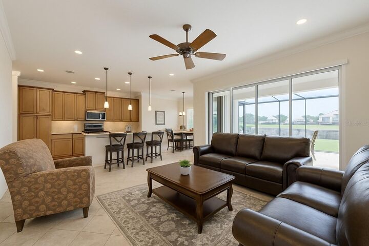 Property Photo: 4918 Sandy Brook Circle FL 33598